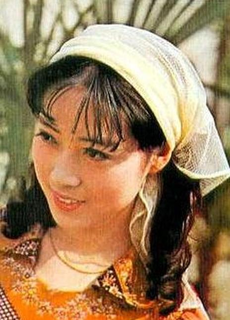 ��Ө��������