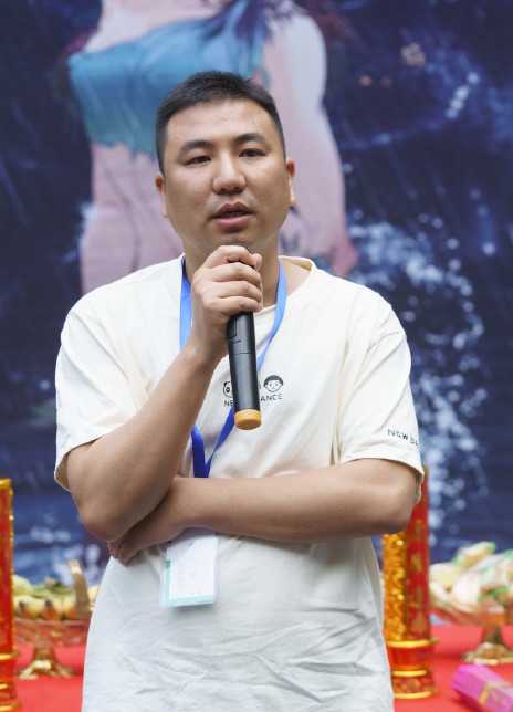 ����������