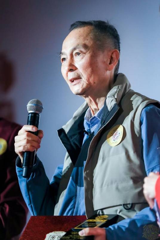 ½�����������