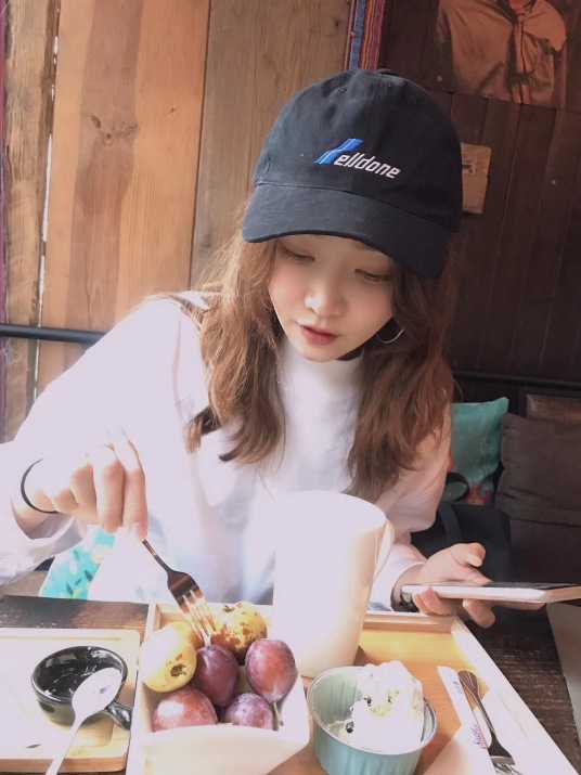 �ڰ���֦��������