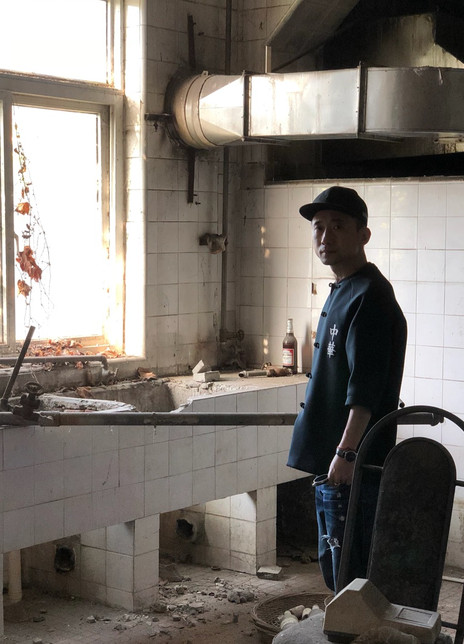 ���L����������