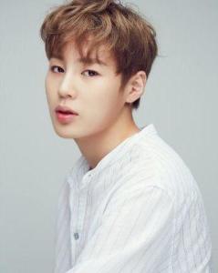 �ӳ��Ƹ�������