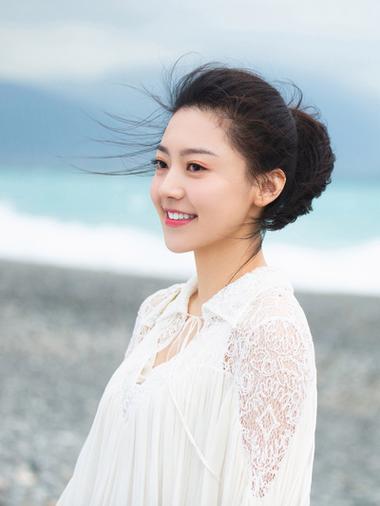 ����Ө��������