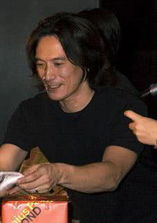 ɽ�ں��������