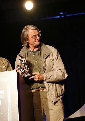 �ơ���˹��������