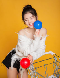 ���Ө��������