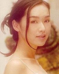 ����Ө��������